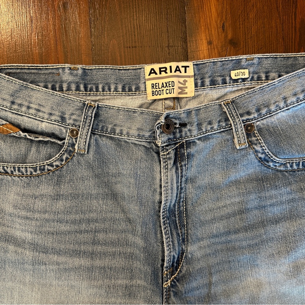 Ariat Men's M4 Relaxed Bootcut Blue Jeans, 40/30, light wash